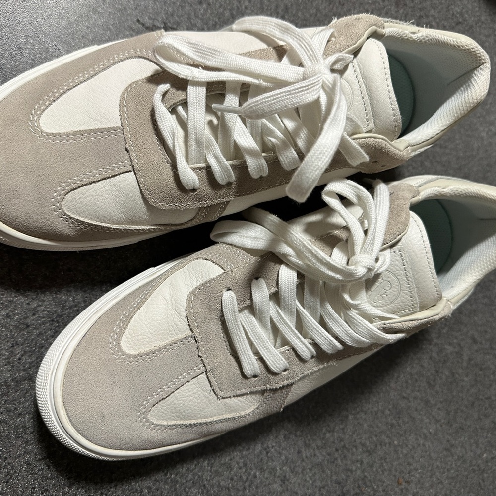 Thomas & Vine men’s white shoes
